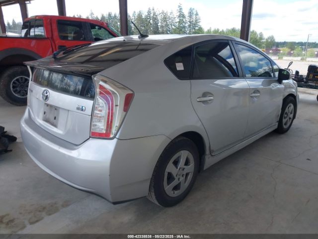 JTDKN3DU8F0427475 Toyota Prius Three