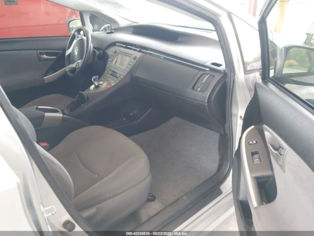 JTDKN3DU8F0427475 Toyota Prius Three