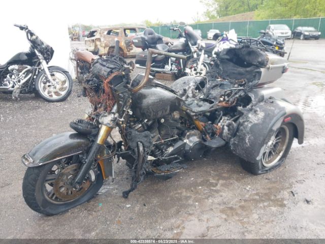 2017 HARLEY-DAVIDSON FLHTCUTG 1HD1MAD13HB858305 Photo 1