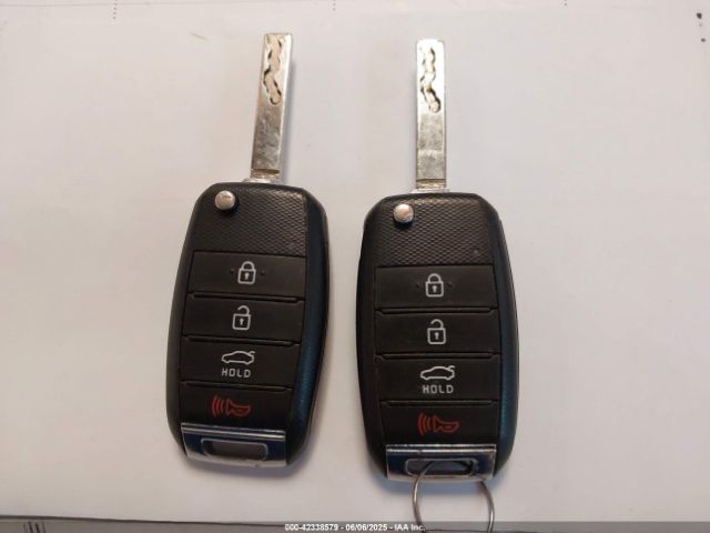 5XXGT4L31JG194203 KIA Optima Lx