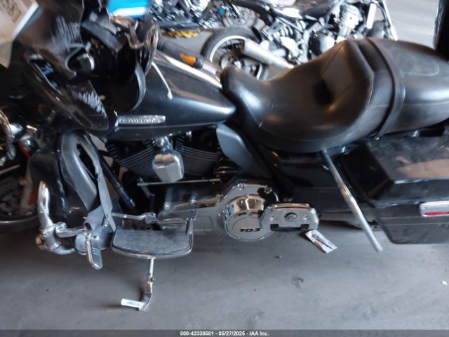 2012 HARLEY-DAVIDSON FLHTK 1HD1KEM11CB648050 Photo 8