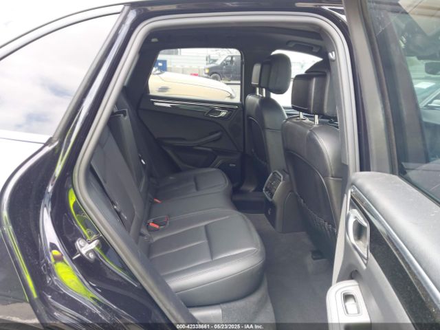 2022 PORSCHE MACAN WP1AA2A55NLB00378 Photo 7