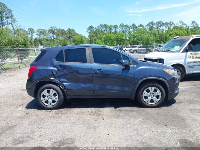 3GNCJKSB0JL340524 Chevrolet TRAX LS