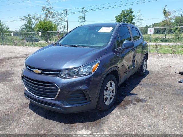 3GNCJKSB0JL340524 Chevrolet TRAX LS
