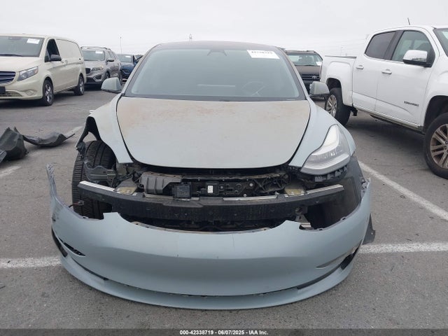 Tesla 2018 2018 5YJ3E1EA5JF077617 Image 12