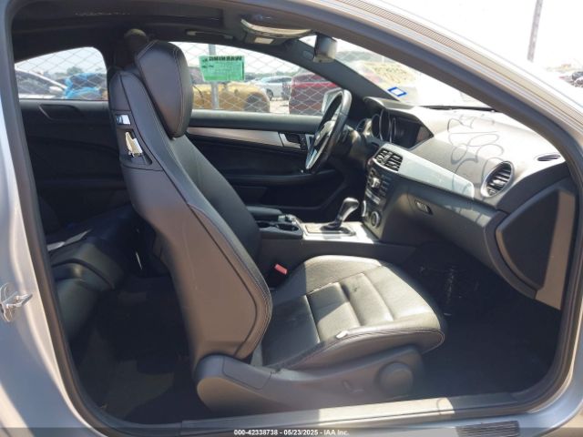 2013 MERCEDES-BENZ C 250 WDDGJ4HB1DG113838 Photo 4