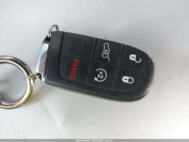 3C4NJDCB6KT653901 Jeep 2019