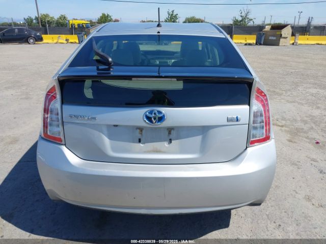 JTDKN3DU6F0394945 Toyota Prius Two