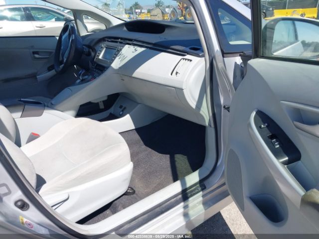 JTDKN3DU6F0394945 Toyota Prius Two