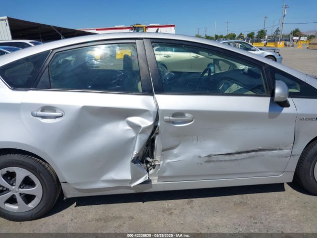 JTDKN3DU6F0394945 Toyota Prius Two