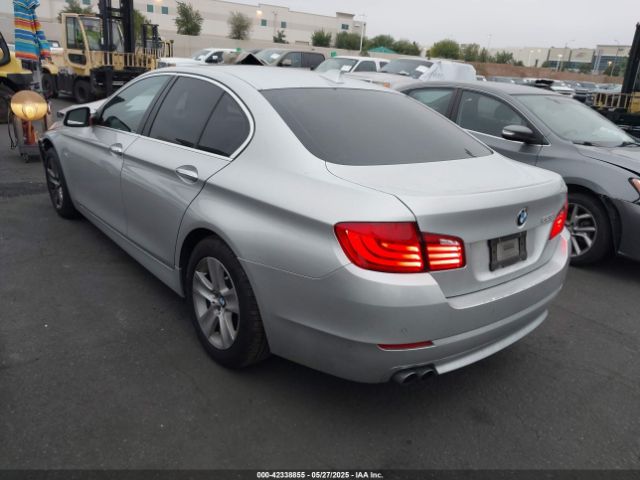 2011 BMW 528I WBAFR1C57BC746277 Photo 2