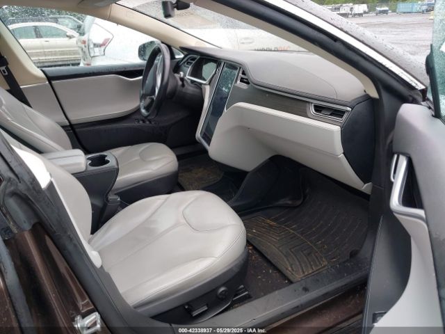 5YJSA1H17EFP37388 Tesla Model S P85