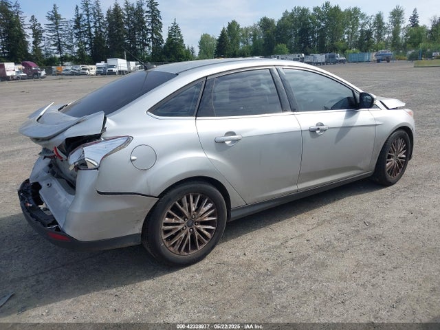 1FADP3J20GL238914 Ford 2016