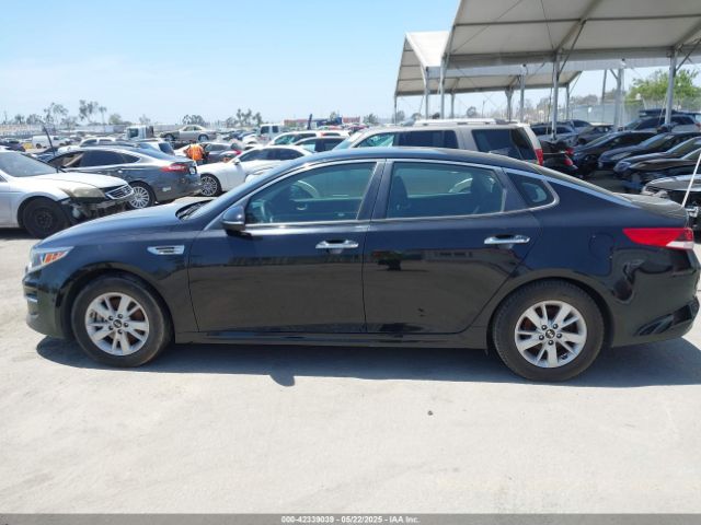 5XXGT4L32JG215768 KIA Optima Lx