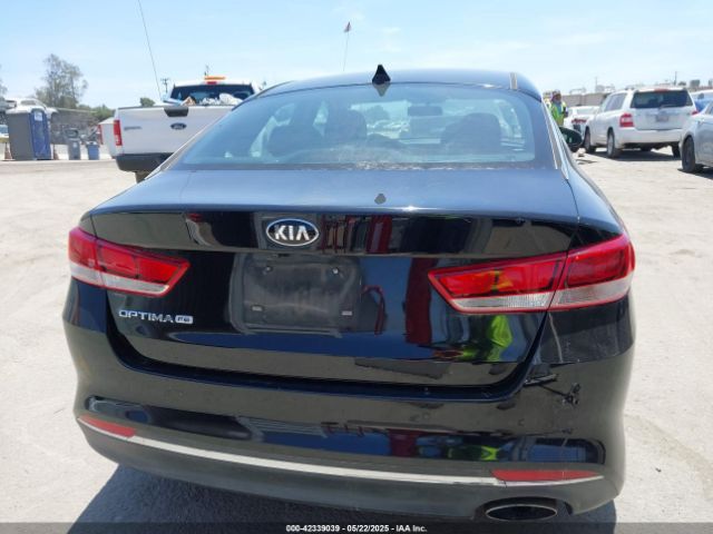 5XXGT4L32JG215768 KIA Optima Lx