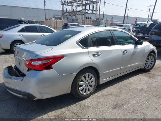 1N4AL3AP9HN325033 Nissan 2017