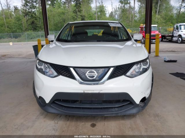 JN1BJ1CP6JW156632 Nissan 2018