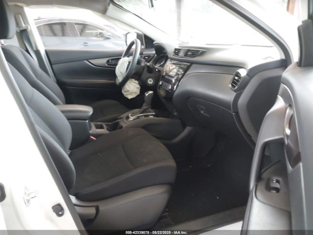 JN1BJ1CP6JW156632 Nissan 2018