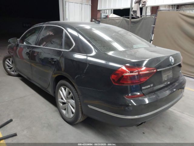 2018 VOLKSWAGEN PASSAT 1VWBA7A34JC016240 Photo 2