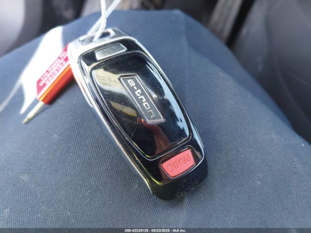 2024 AUDI E-TRON GT WAUFJBFW2R7000954 Photo 10