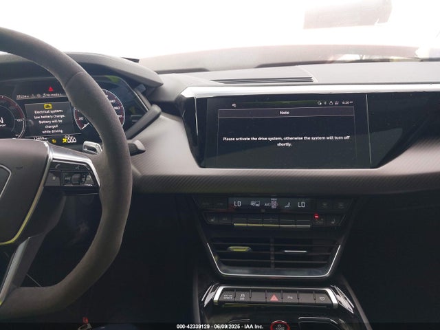 WAUFJBFW2R7000954 Audi E-TRON GT