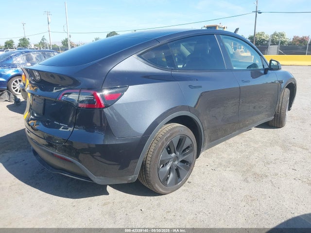 2025 TESLA MODEL Y 7SAYGDEE9SF265307 Photo 3