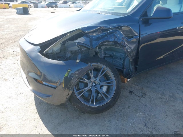2025 TESLA MODEL Y 7SAYGDEE9SF265307 Photo 5