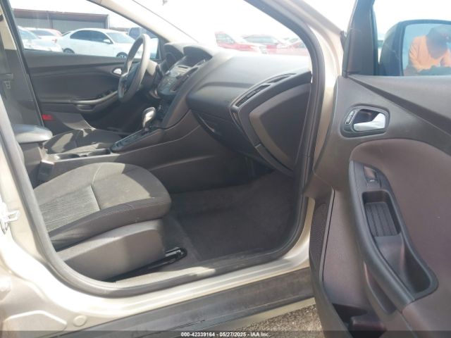 1FADP3F20GL282582 Ford FOCUS SE