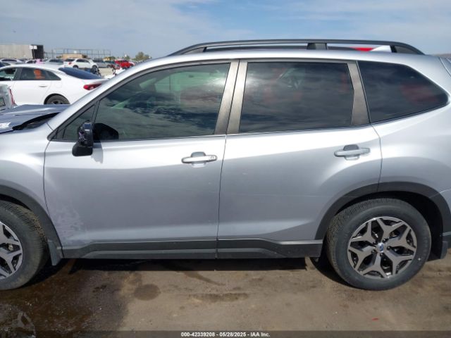 JF2SKAEC1KH451438 Subaru Forester Premium