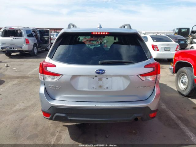 JF2SKAEC1KH451438 Subaru Forester Premium