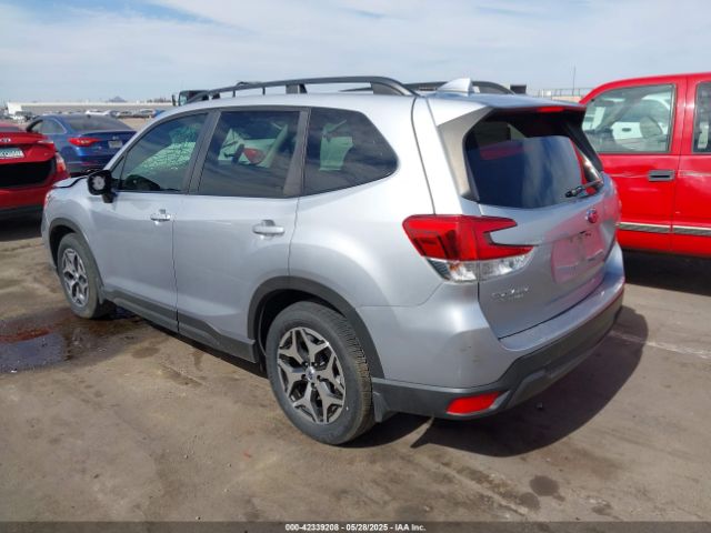 JF2SKAEC1KH451438 Subaru Forester Premium