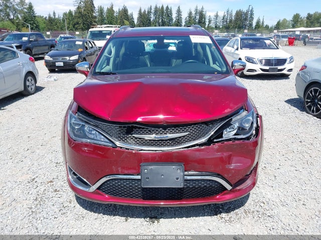 Chrysler Pacifica Limited 2018 2C4RC1GG1JR276055 Image 28