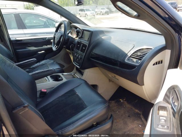 2C4RDGCGXHR697613 Dodge Grand Caravan Sxt