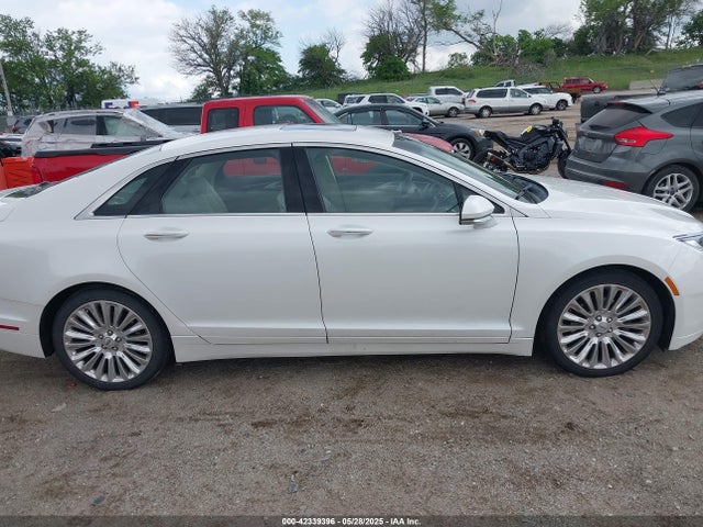 3LN6L2J91GR620212 Lincoln 2016