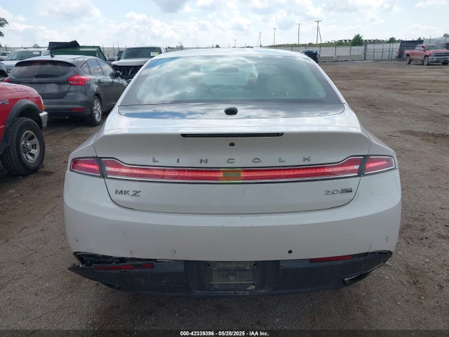 3LN6L2J91GR620212 Lincoln 2016
