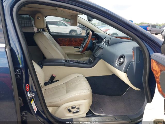 2011 JAGUAR XJ SAJWA2GB9BLV10442 Photo 4