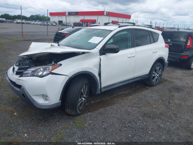 2T3ZFREV6FW220049 Toyota RAV4 LE
