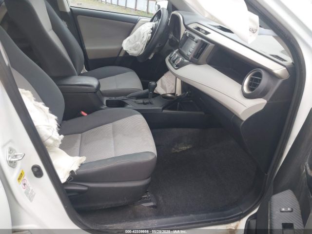 2T3ZFREV6FW220049 Toyota RAV4 LE