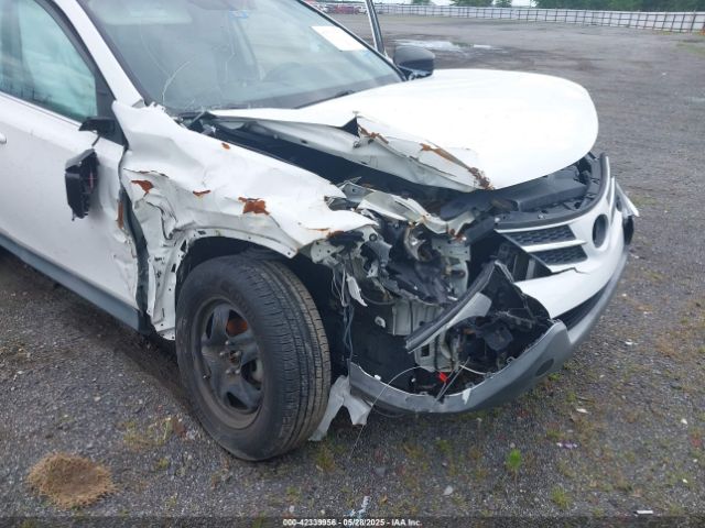2T3ZFREV6FW220049 Toyota RAV4 LE