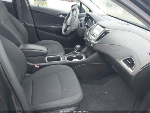 2017 CHEVROLET CRUZE 1G1BE5SM8H7203267 Photo 4