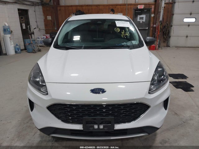 1FMCU9G62NUA68425 Ford ESCAPE SE