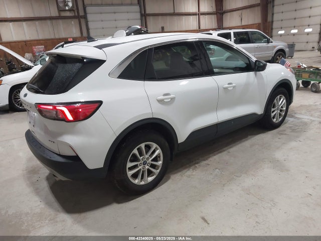 1FMCU9G62NUA68425 Ford ESCAPE SE
