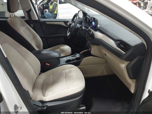 1FMCU9G62NUA68425 Ford ESCAPE SE