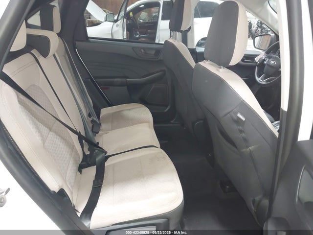 1FMCU9G62NUA68425 Ford ESCAPE SE