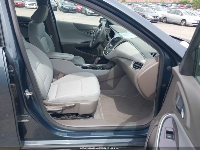 1G1ZD5STXLF060863 Chevrolet Malibu Fwd Lt
