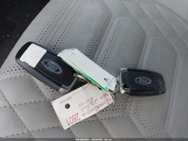 1FMCU0E17PUA76655 Ford Escape Phev