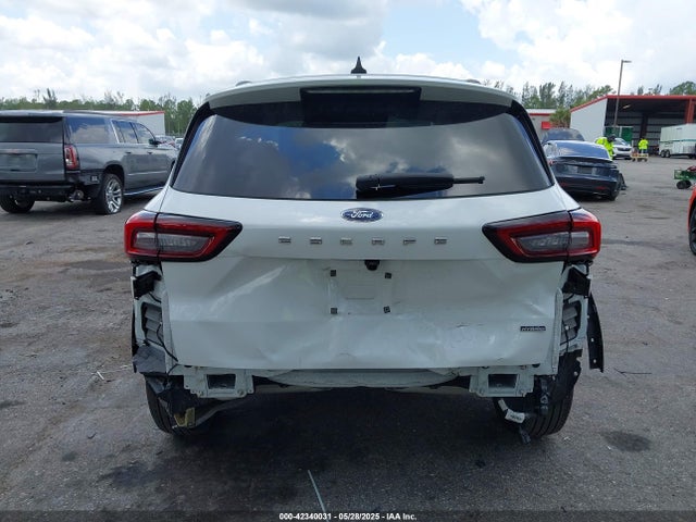 1FMCU0E17PUA76655 Ford Escape Phev