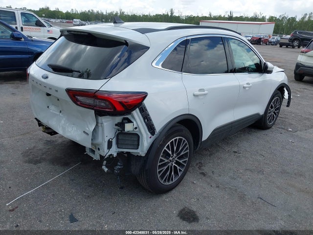1FMCU0E17PUA76655 Ford Escape Phev