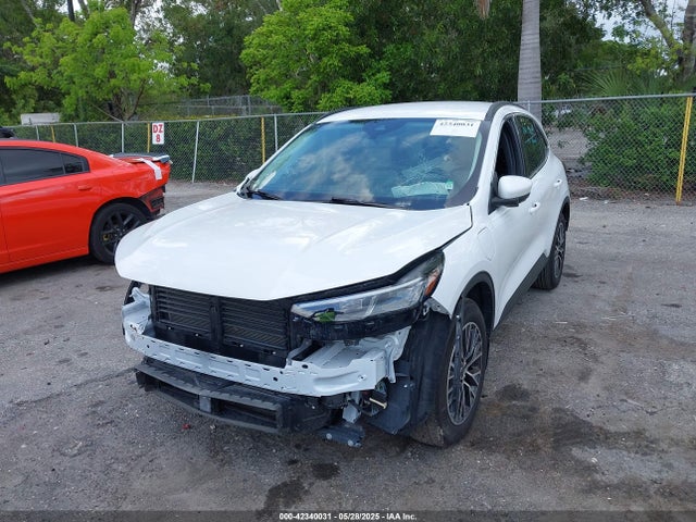 1FMCU0E17PUA76655 Ford Escape Phev