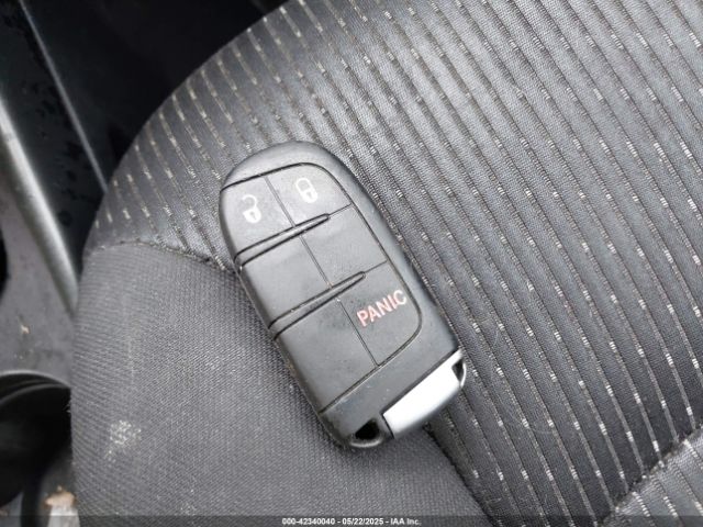 3C4PDCAB8JT229700 Dodge JOURNEY SE